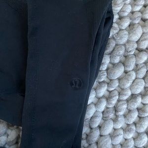 Lululemon size 2 compression leggings, dark grey